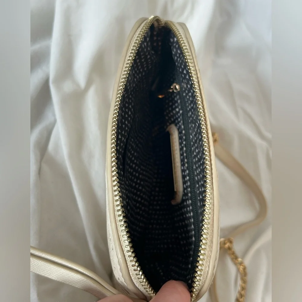 MADISON WEST | Elegant Cream Crossbody Bag - Picture 8 of 10